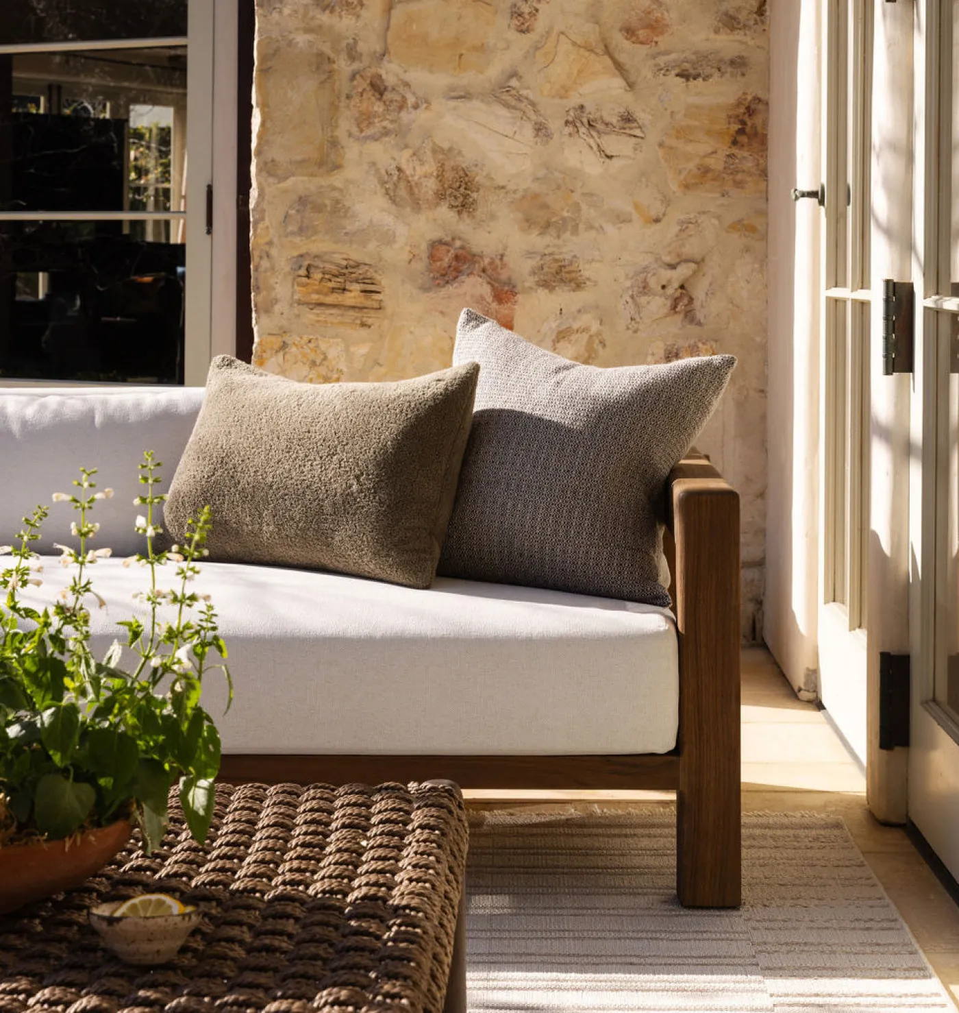 Anni Indoor/Outdoor Pillow 20" x 20"