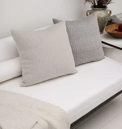 Anni Indoor/Outdoor Pillow 20