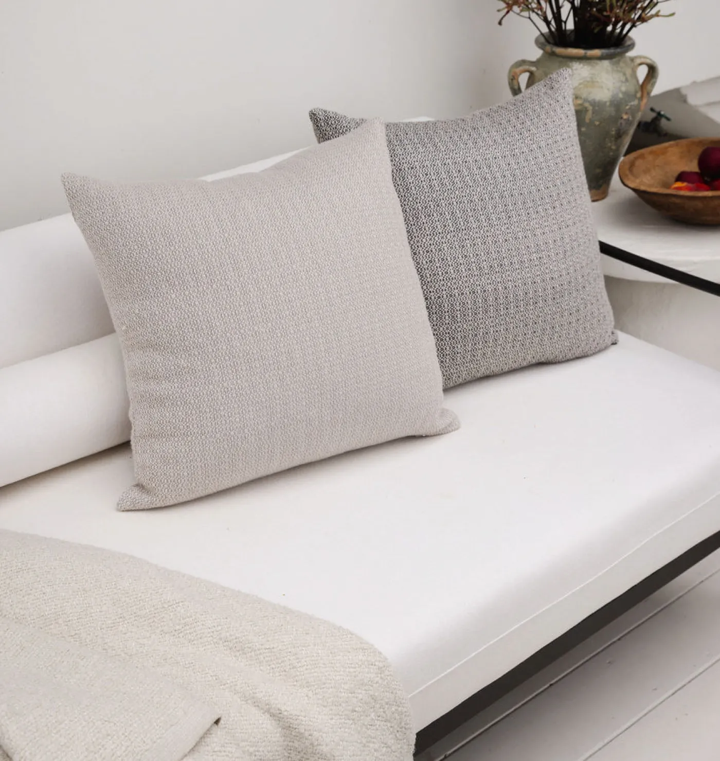 Anni Indoor/Outdoor Pillow 20" x 20"