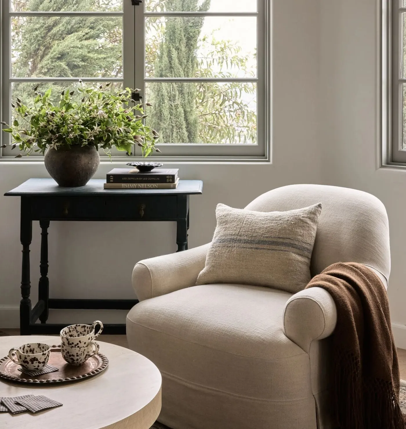 Arden Swivel Chair