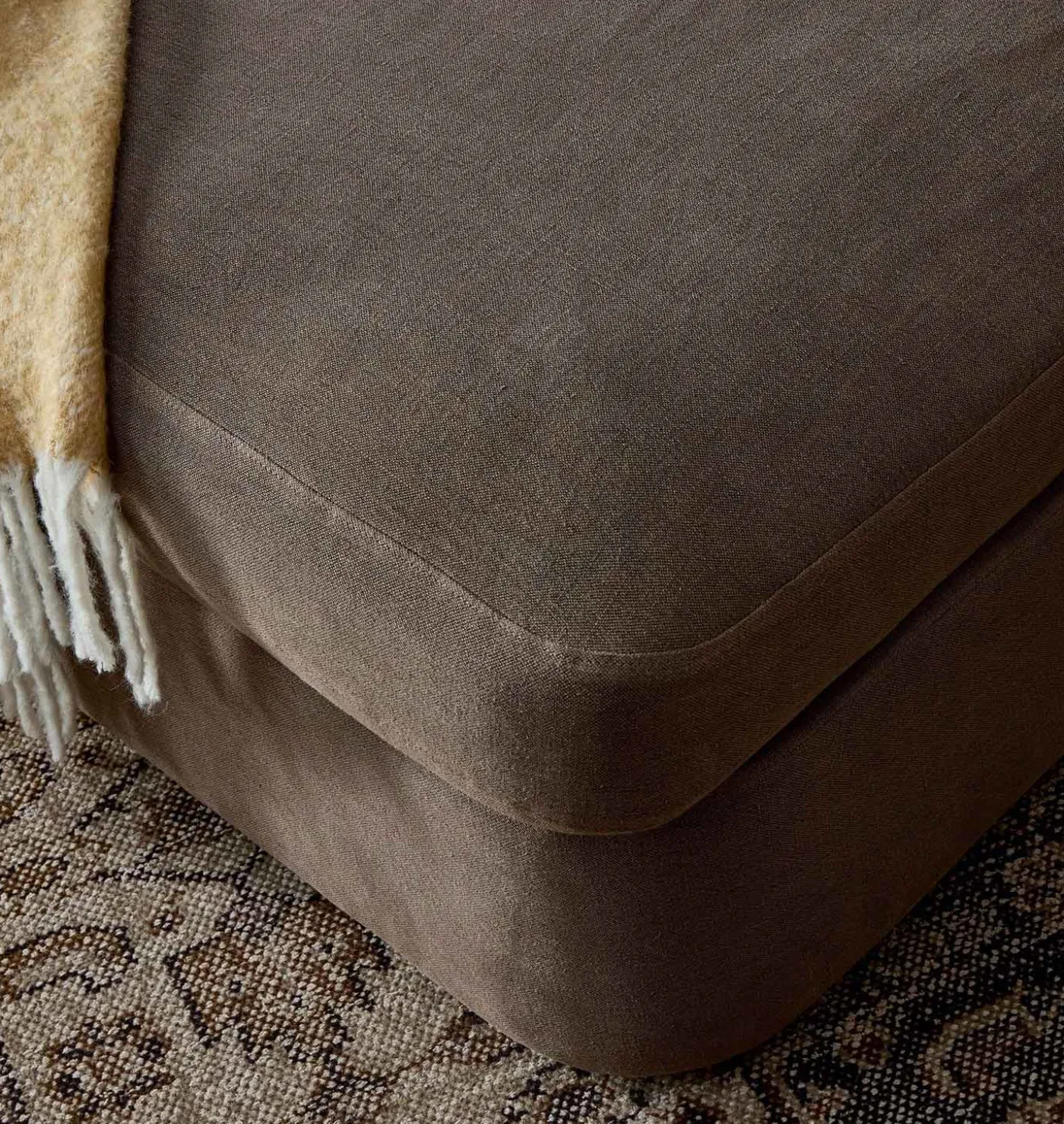 Aurelia Chaise Lounge