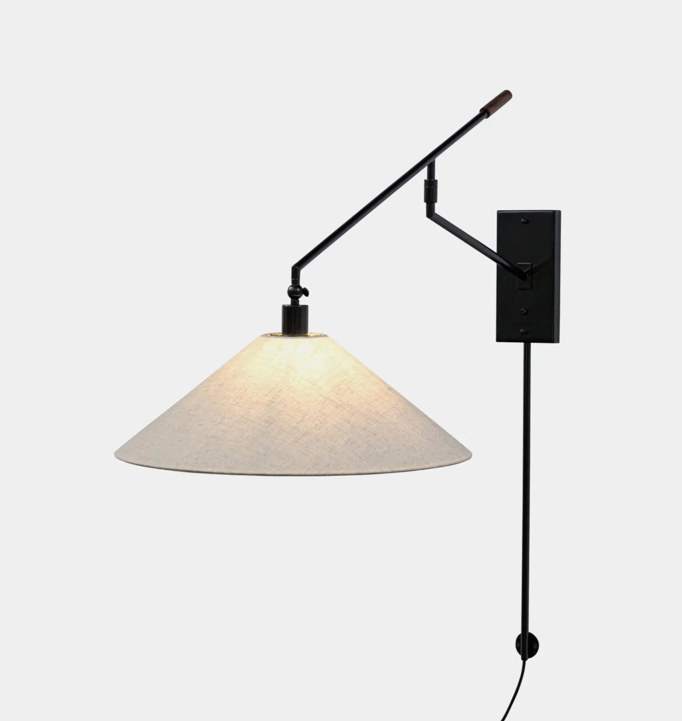 Averi Plug-In Sconce