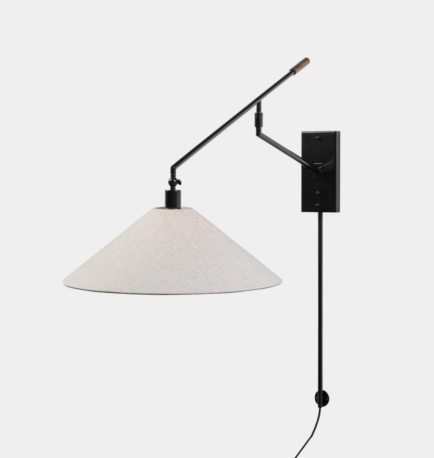 Averi Plug-In Sconce
