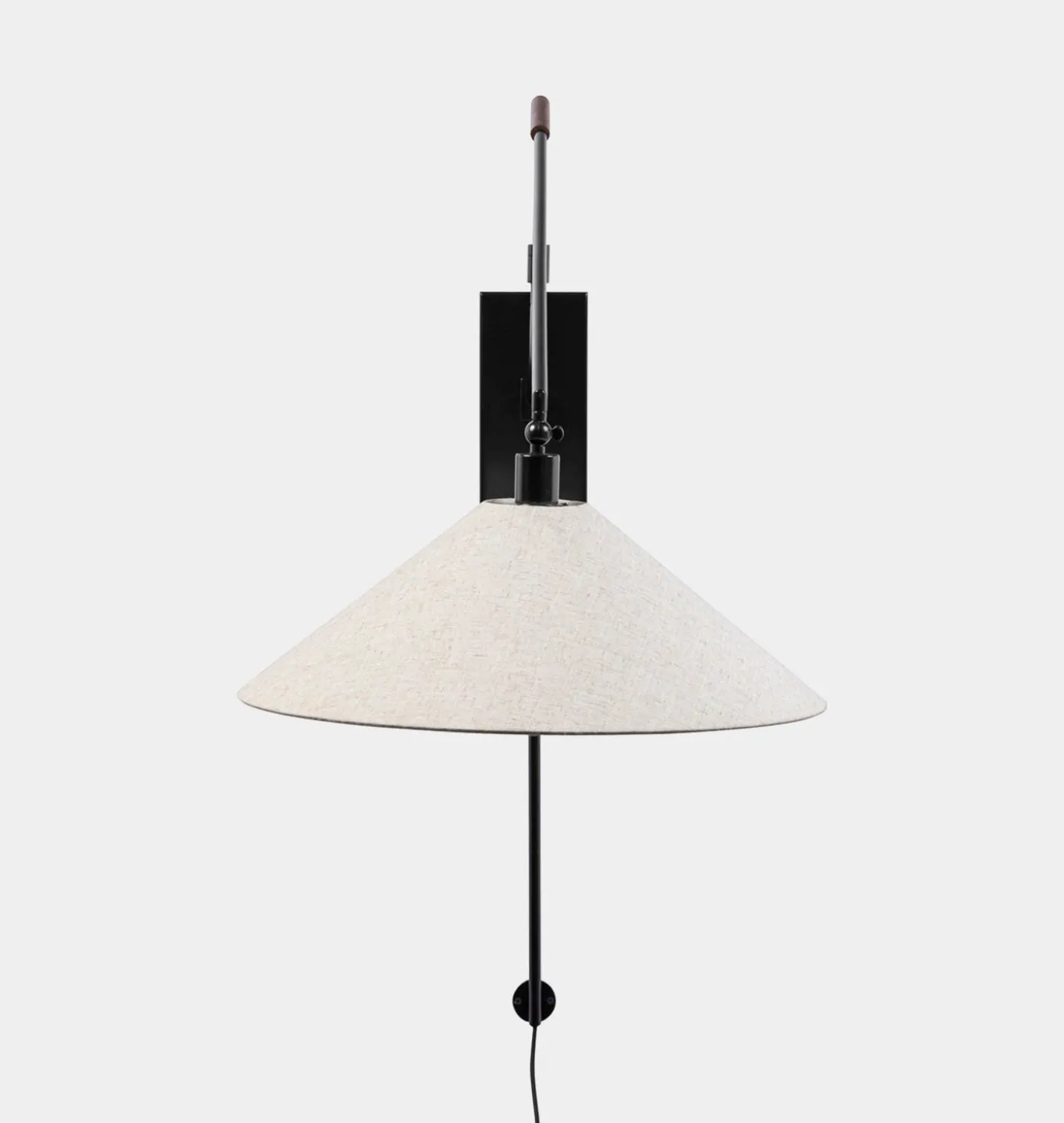 Averi Plug-In Sconce