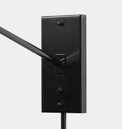 Averi Plug-In Sconce