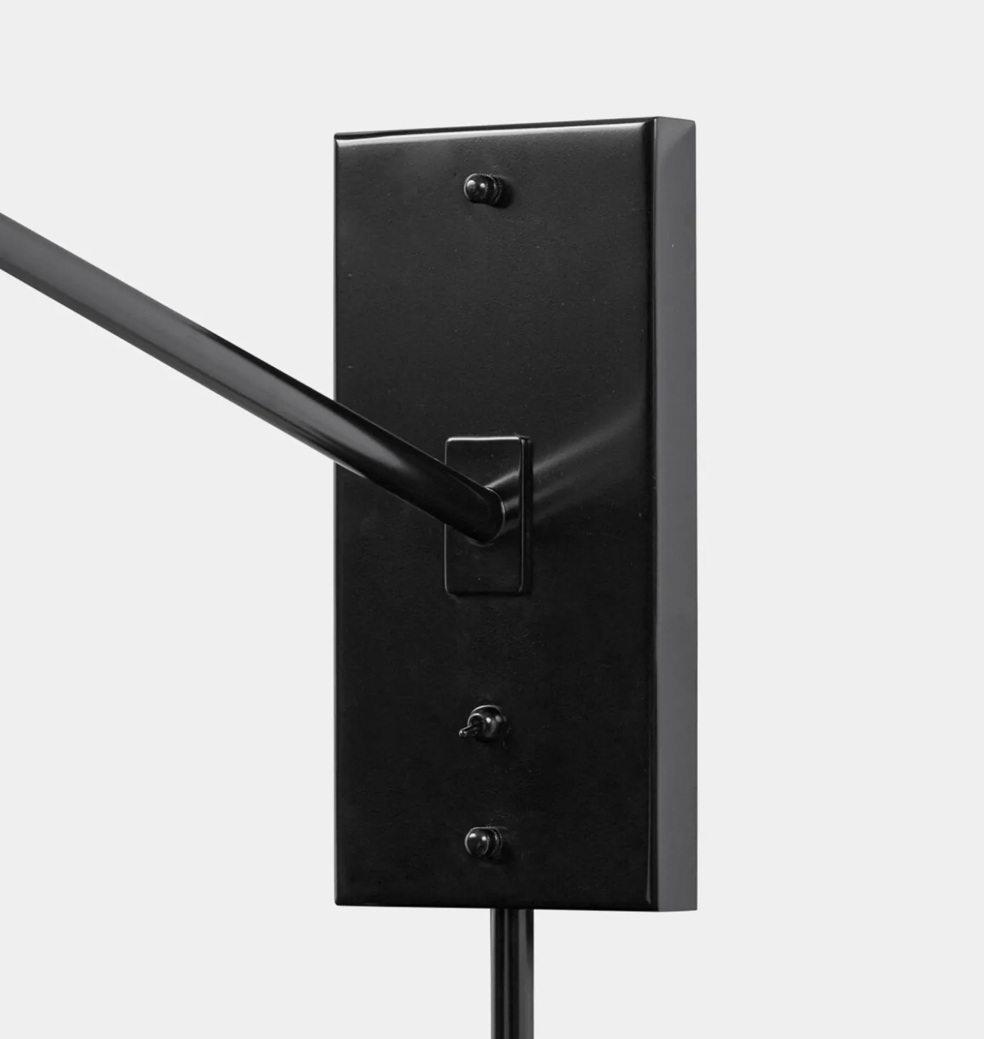 Averi Plug-In Sconce