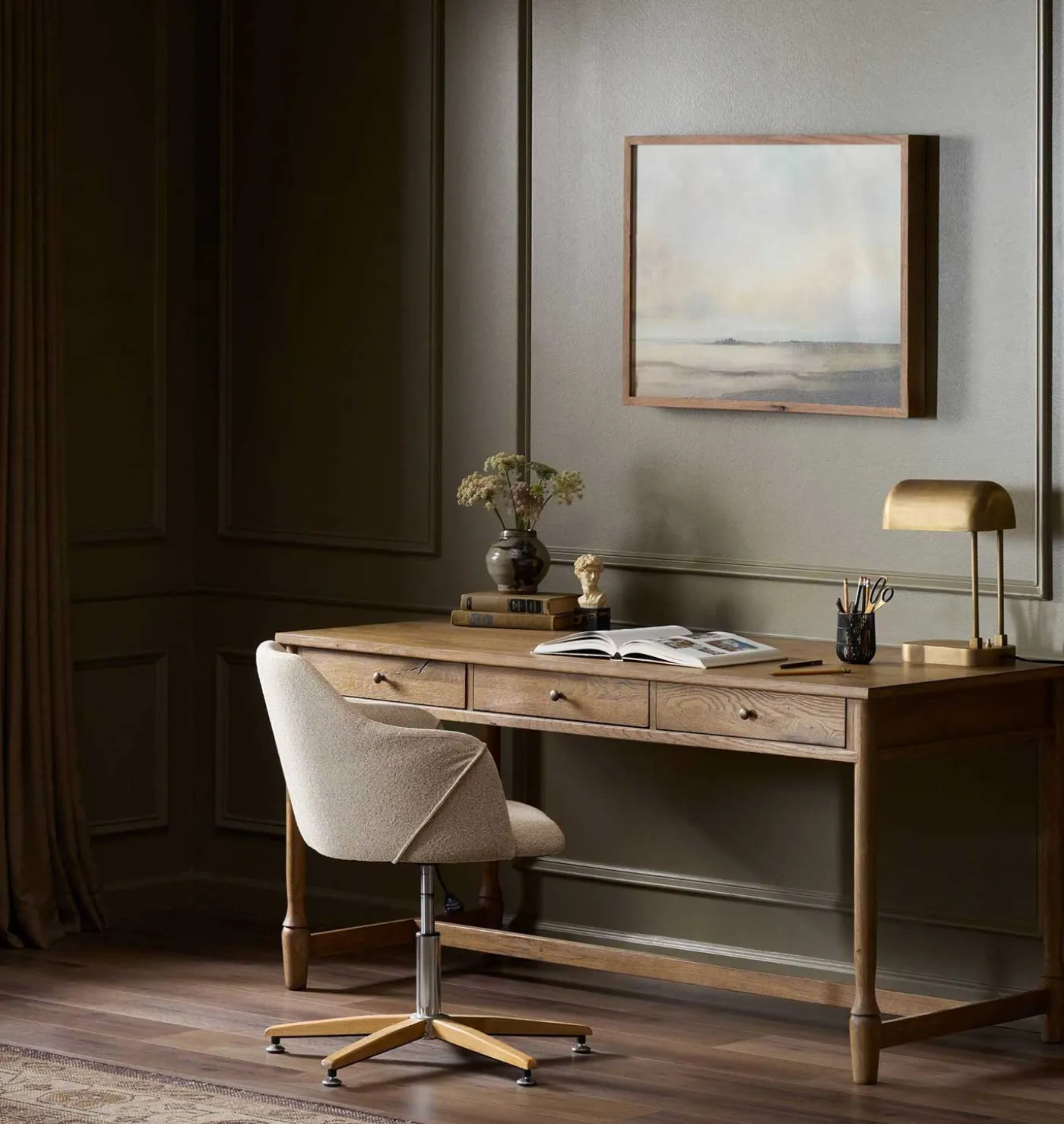 Bari Desk
