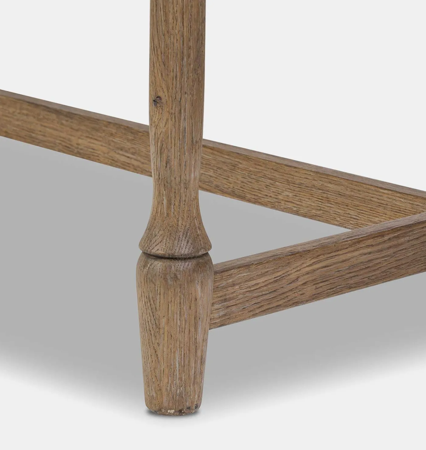 Bari Desk