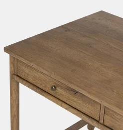 Bari Desk