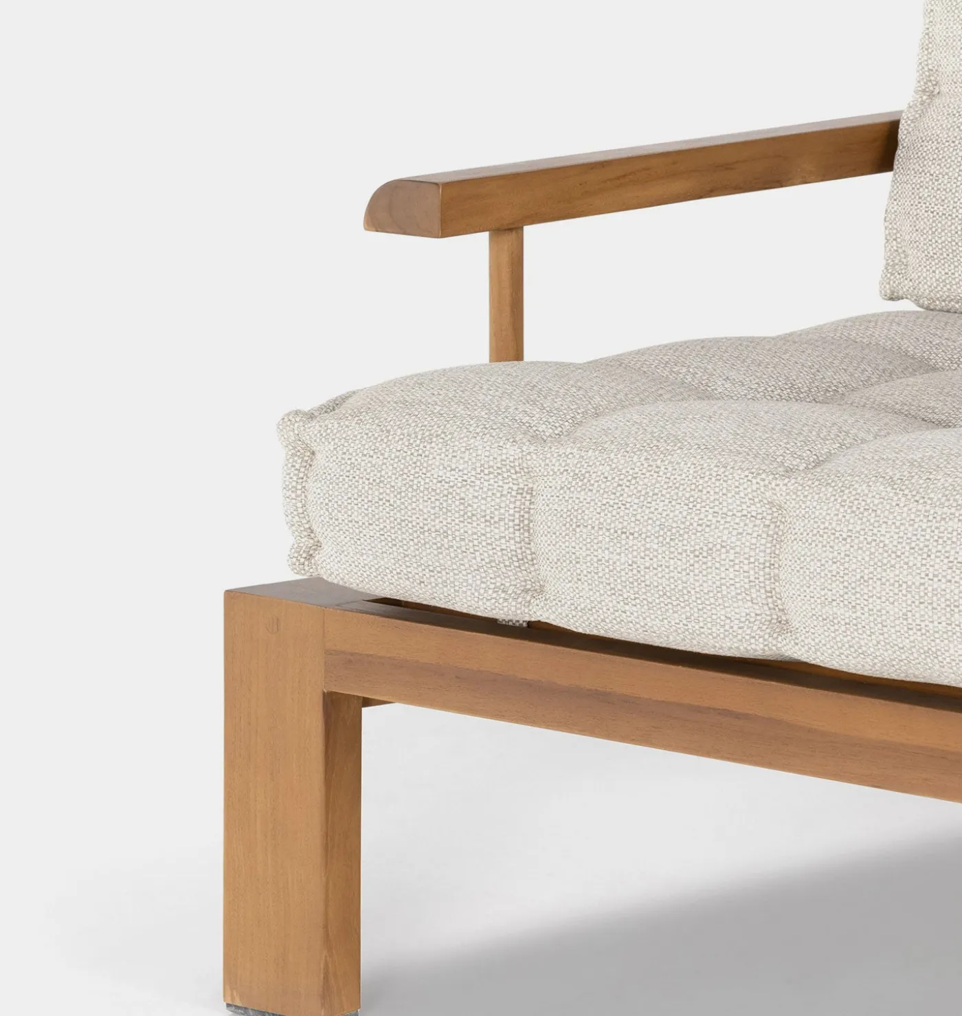Bay Outdoor Lounging Chair