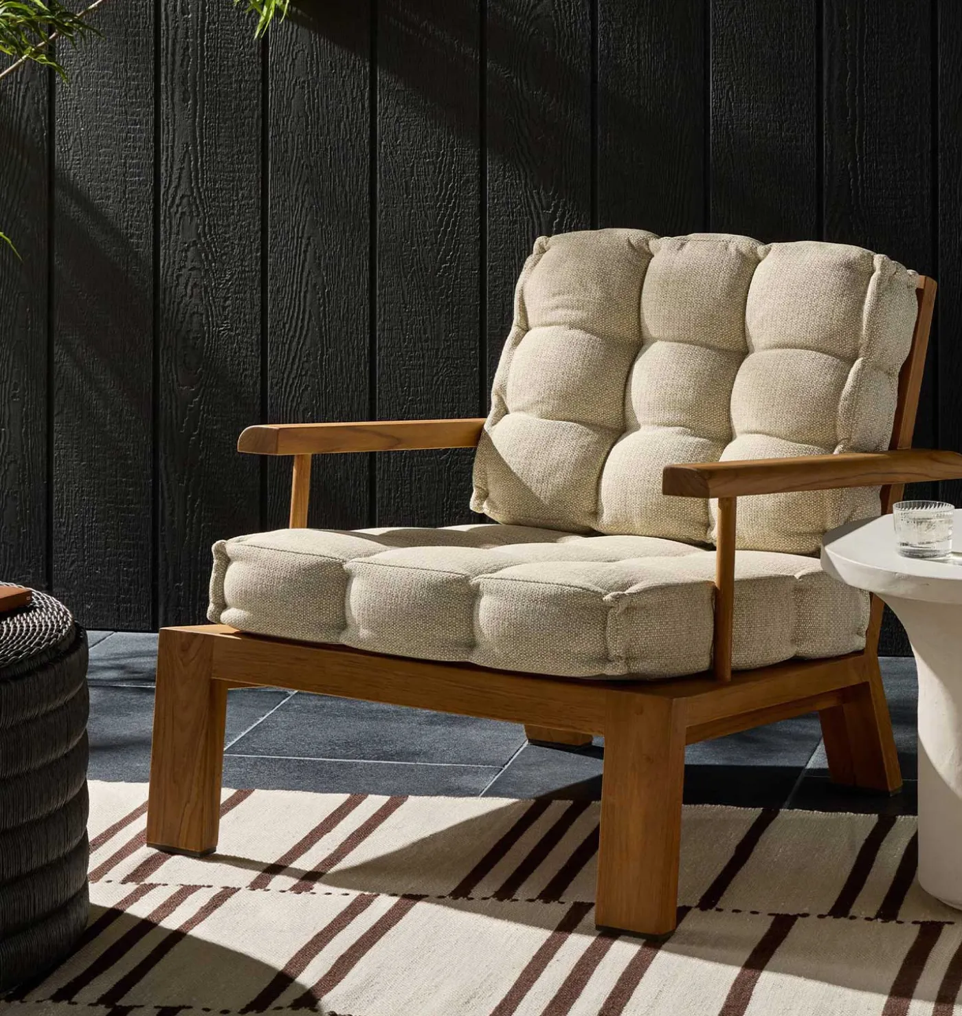 Bay Outdoor Lounging Chair