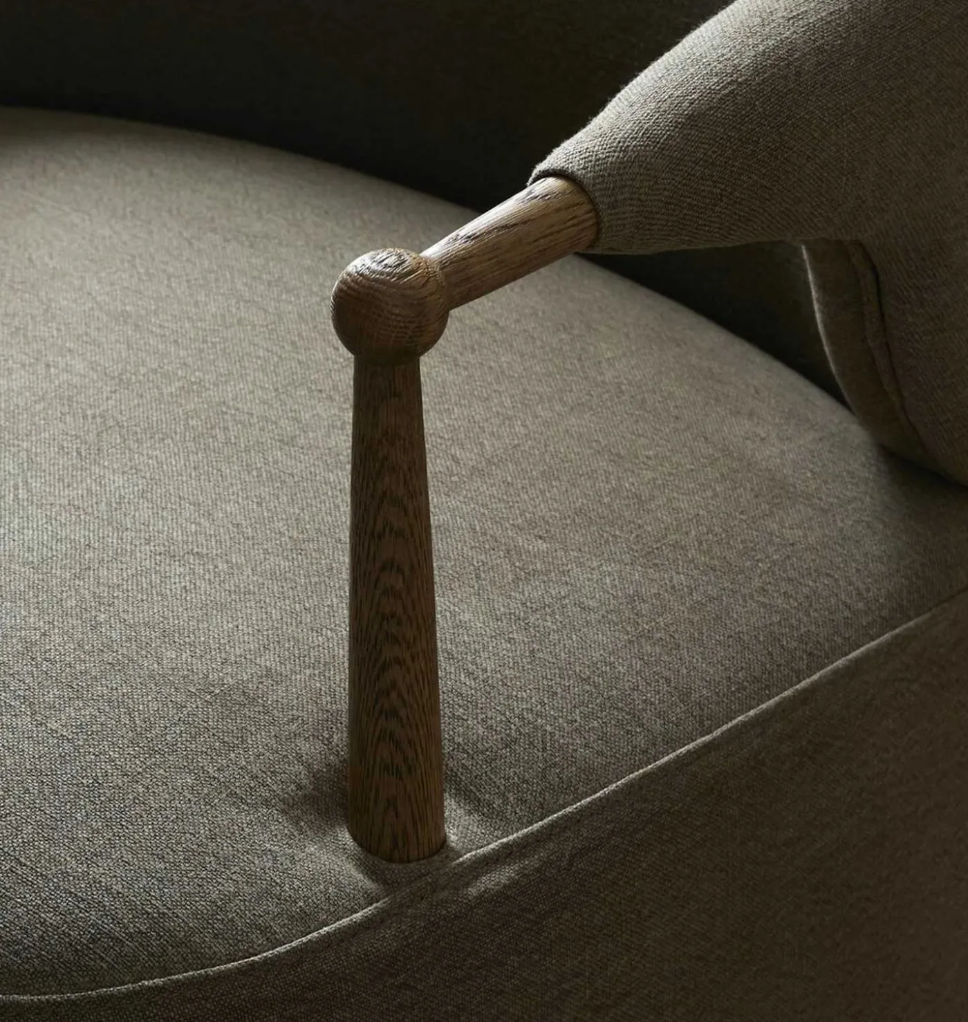 Brently Lounge Chair