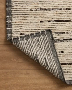 Briyana BRI-04 Natural / Black Area Rug