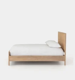 Cobain Bed