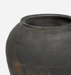 Delun Clay Vessel