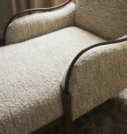 Demi Chaise