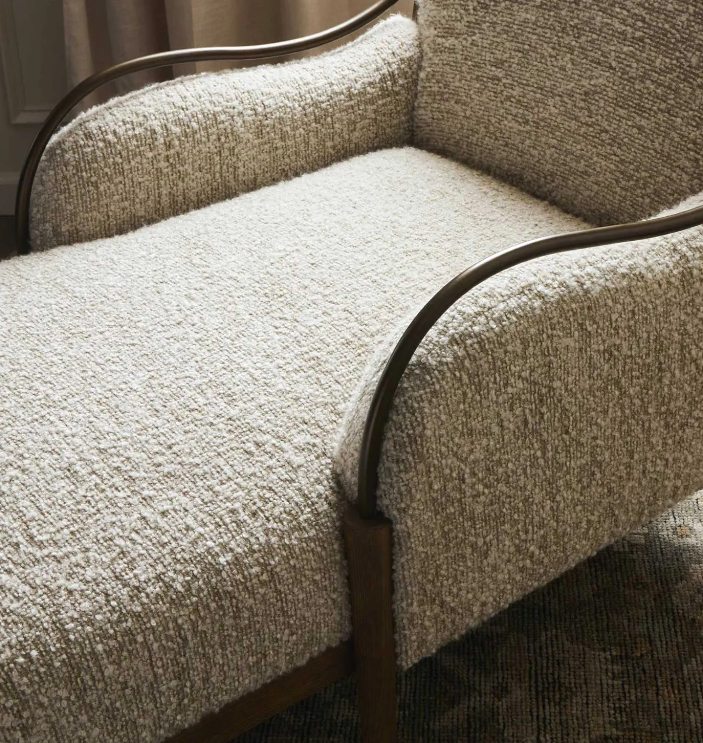 Demi Chaise