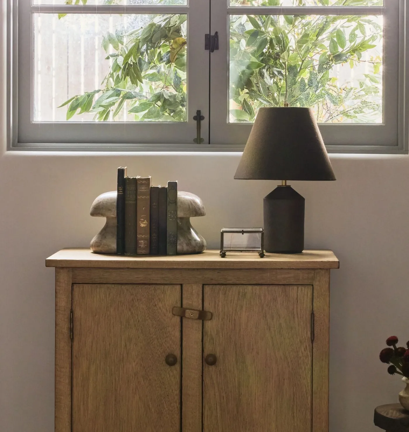 Ebony Akimbo Table Lamp