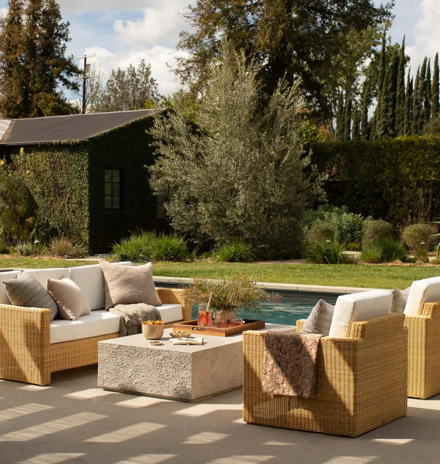 Elly Outdoor Lounge Chair