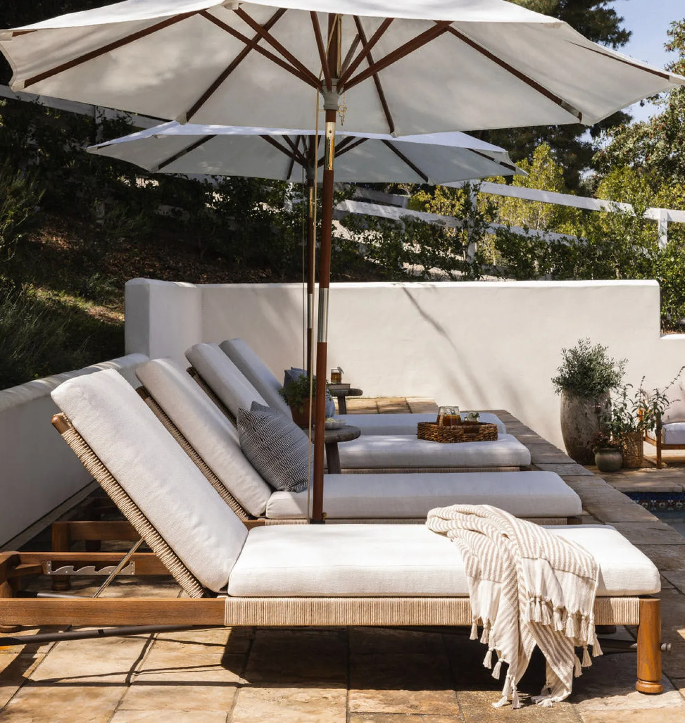 Finnegan Outdoor Chaise