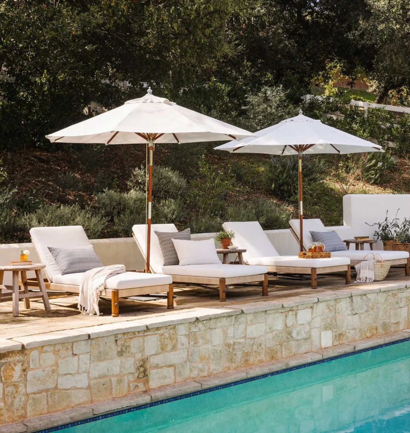 Finnegan Outdoor Chaise