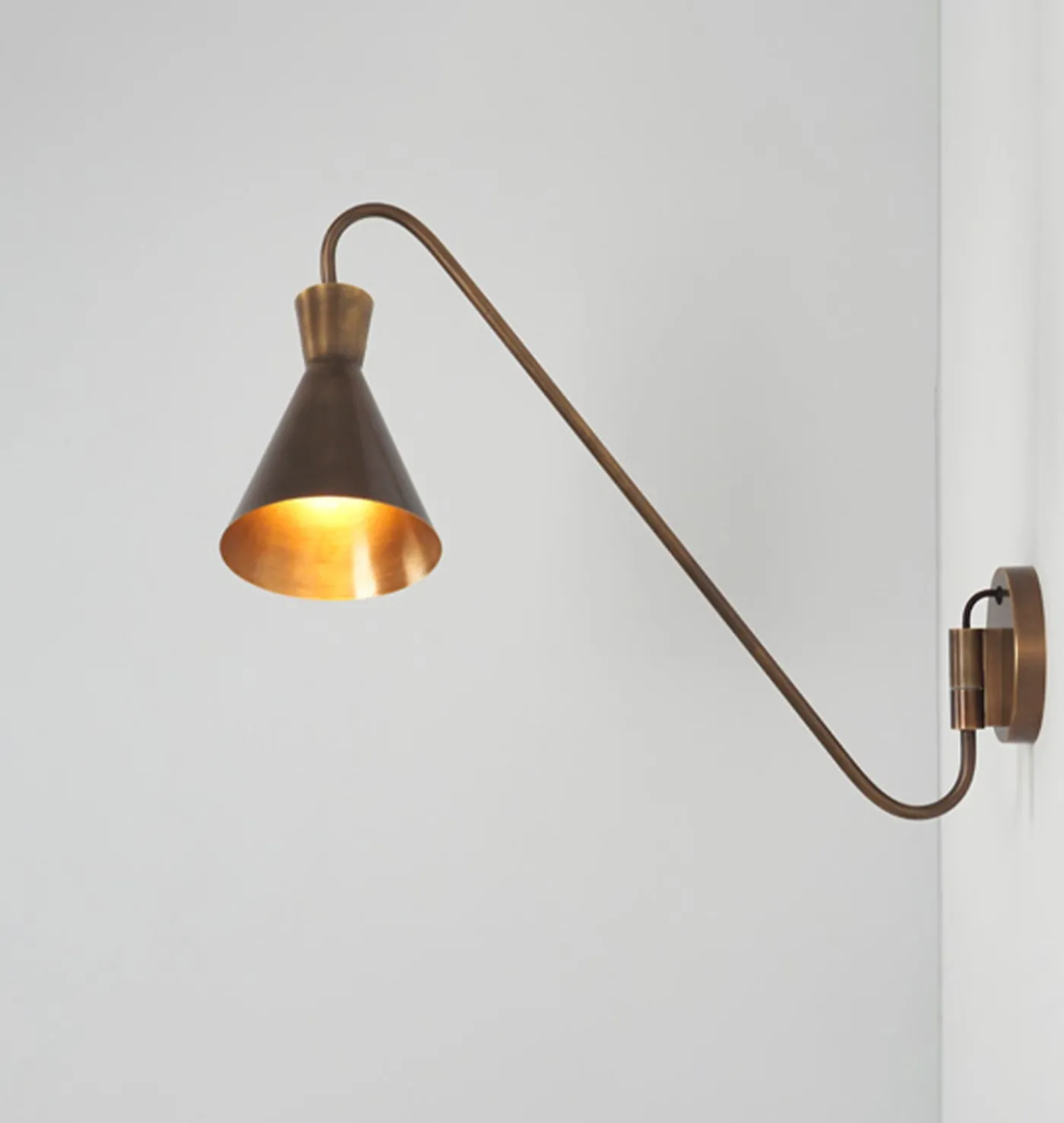 Forli Pivoting Brass Sconce