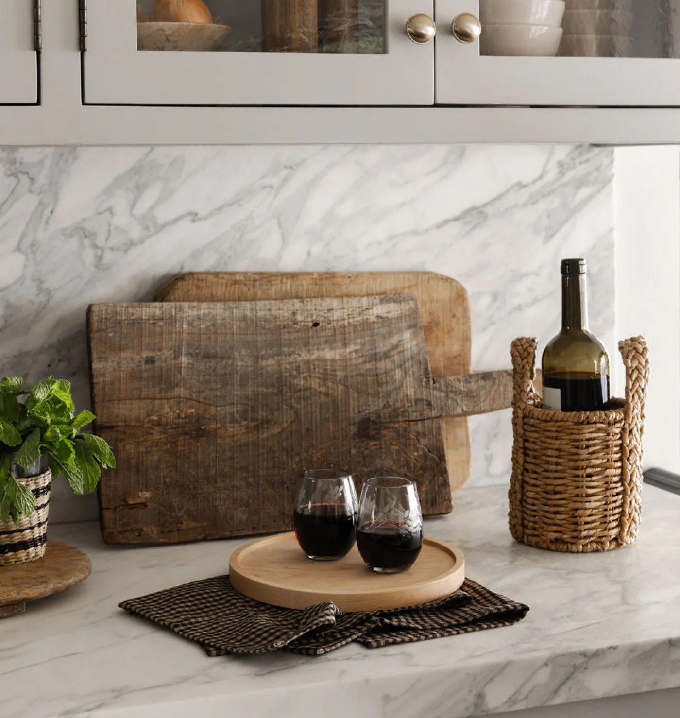 Gambrel Seagrass Wine Caddy