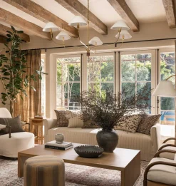 Griffin Grande Tail Chandelier