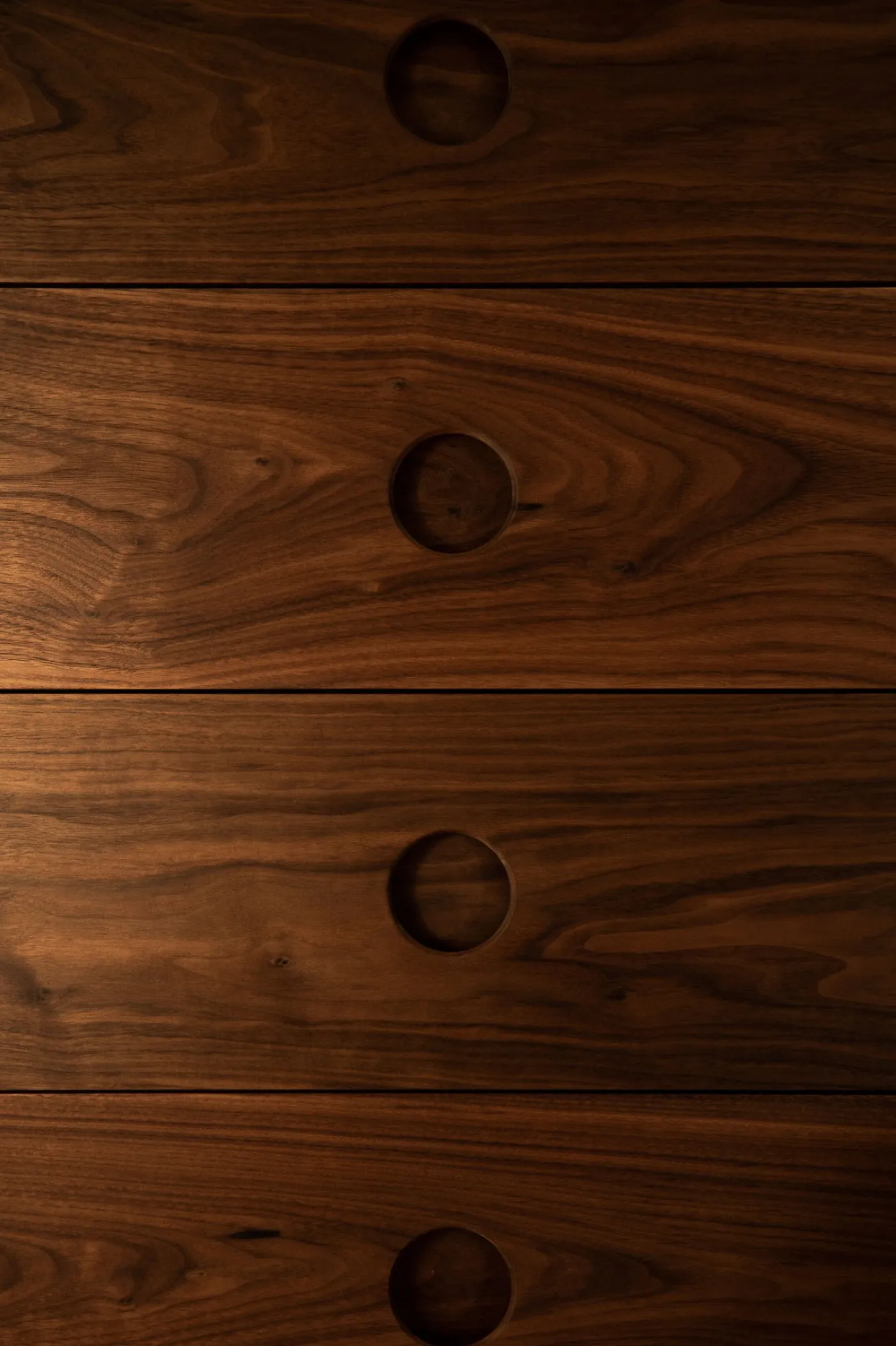 Kanan Dresser