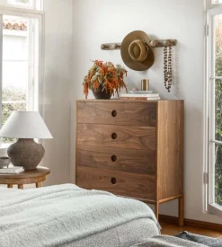Kanan Dresser