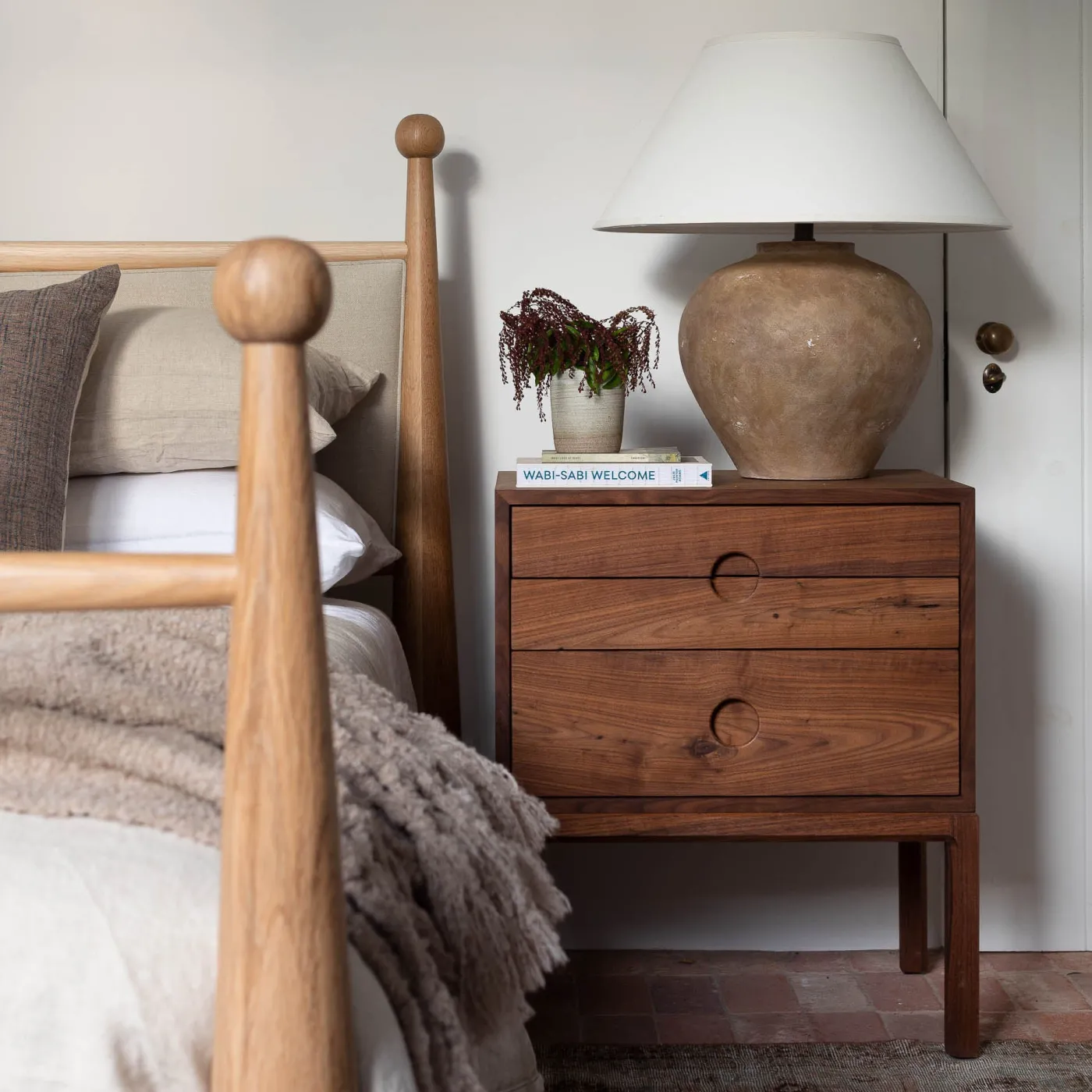 Kanan Side Table