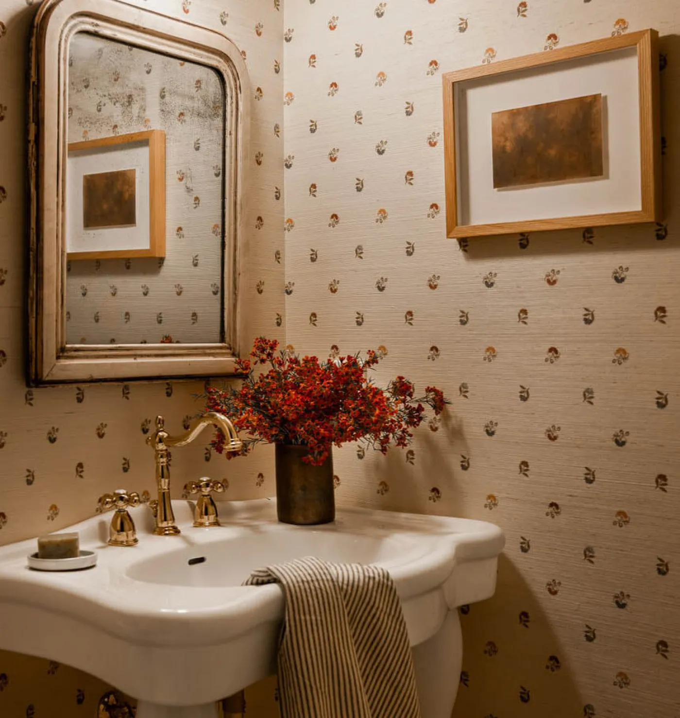 Laila Grasscloth Wallpaper