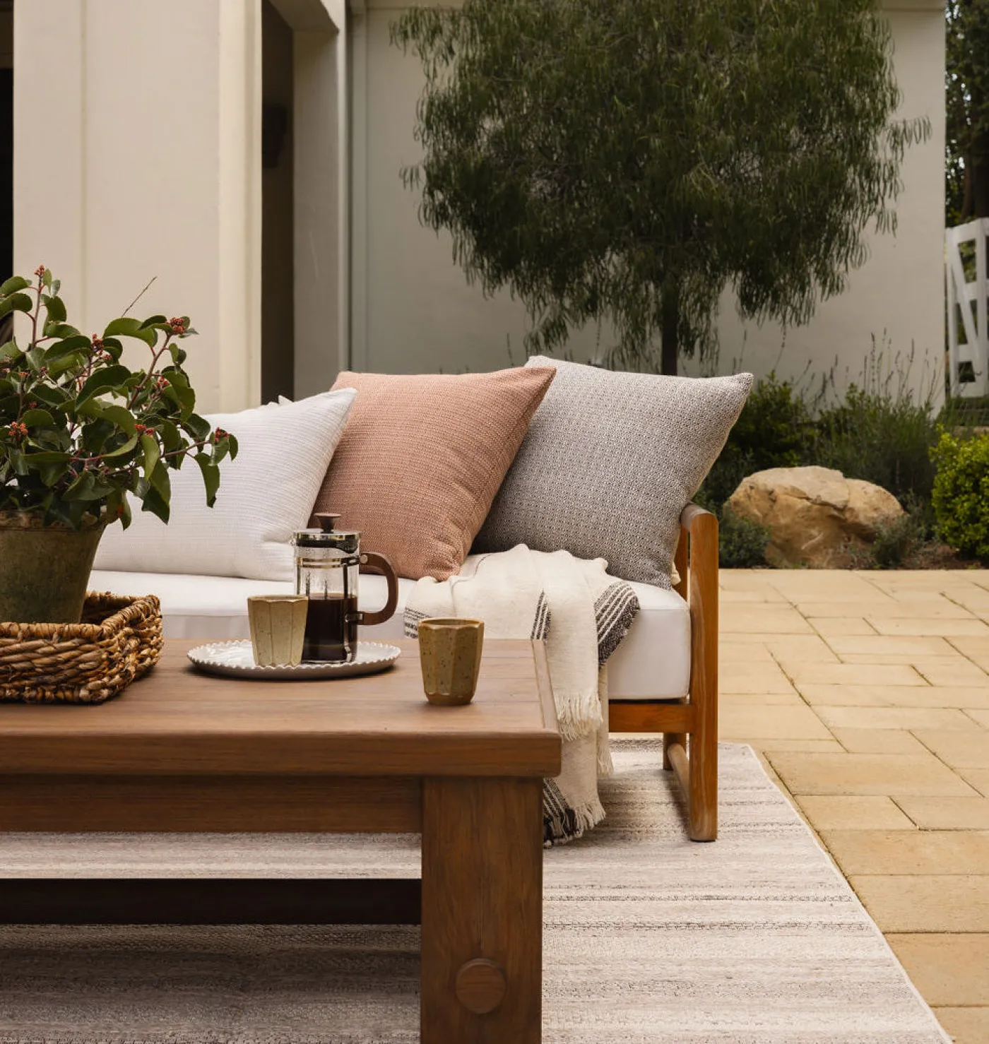 Lumi Outdoor Coffee Table