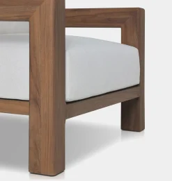 Lumi Outdoor Lounge Chair