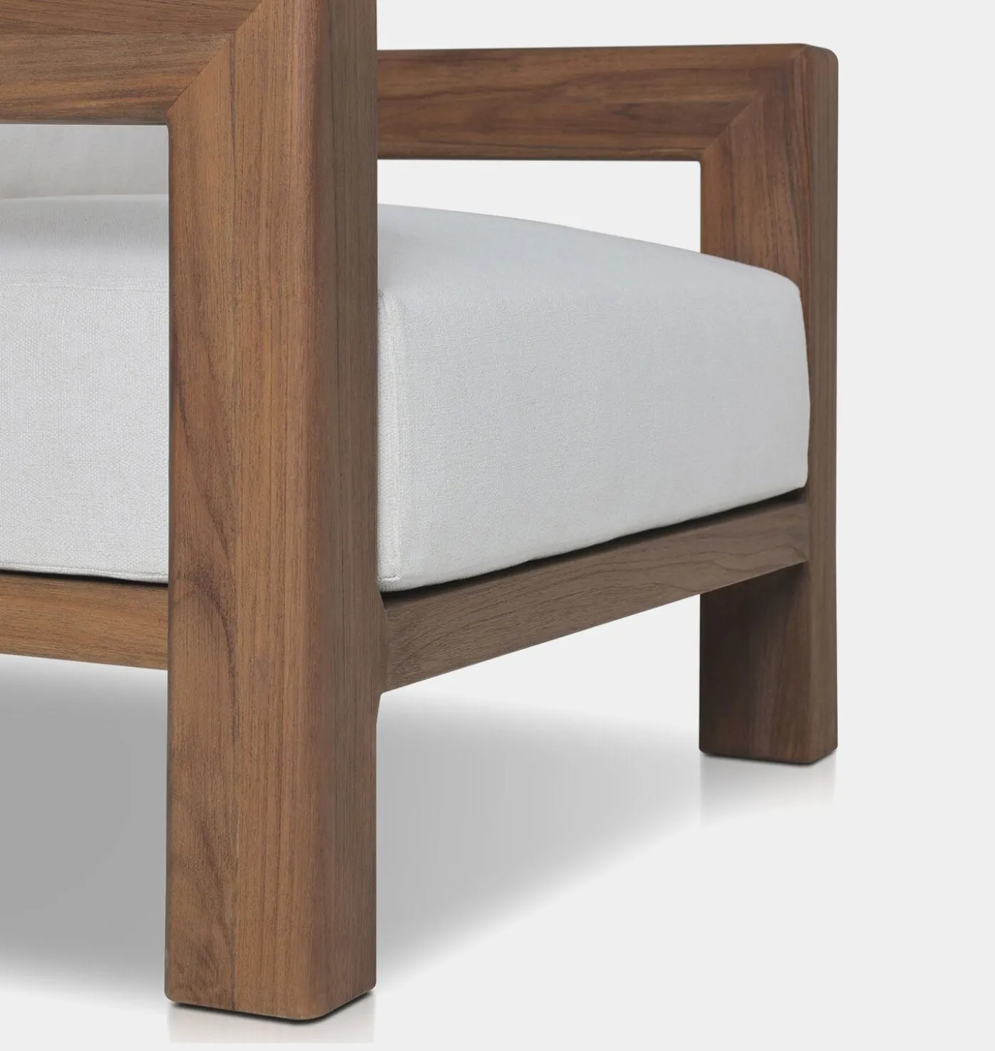 Lumi Outdoor Lounge Chair