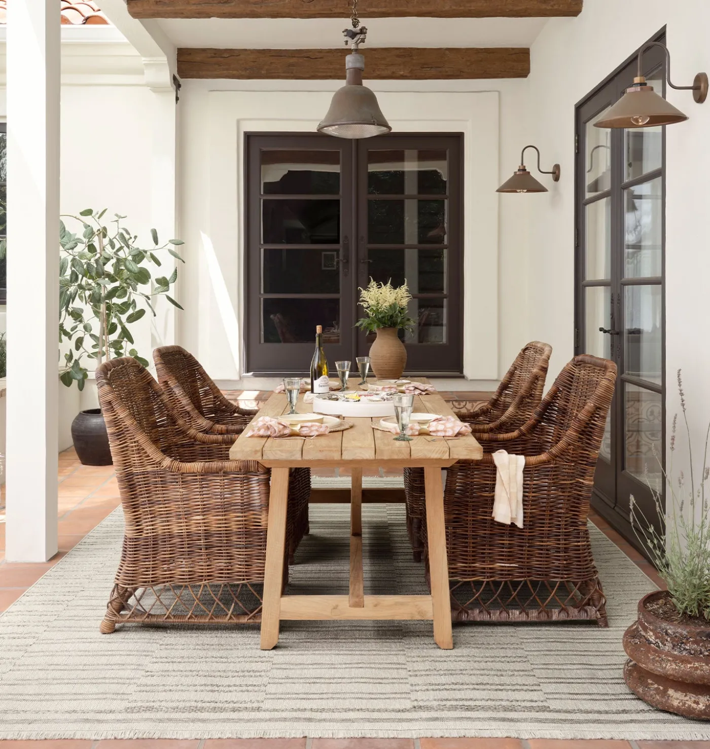 Malibu MAB-03 Ivory / Dove Area Rug