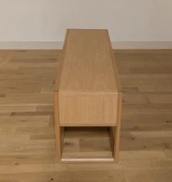 Mandeville Console