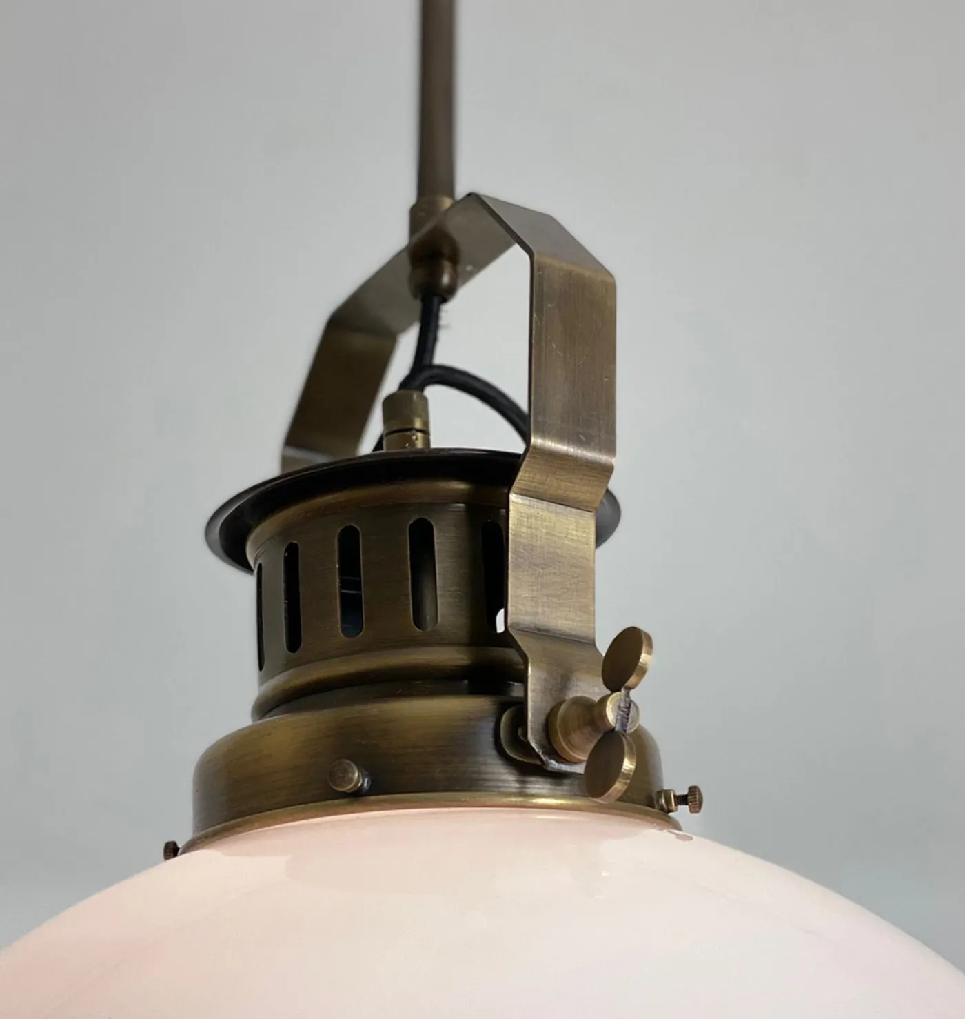 Manning Pendant