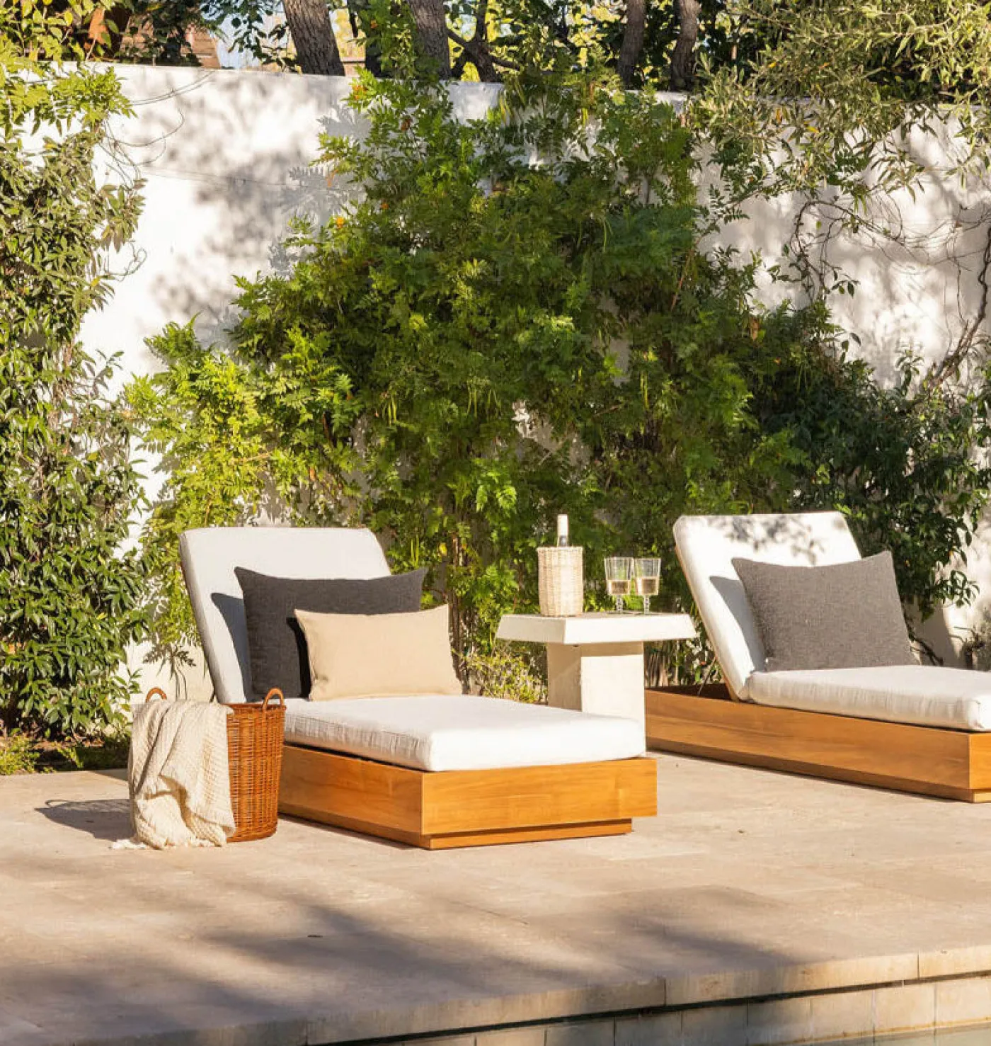 Mina Outdoor Chaise Lounge