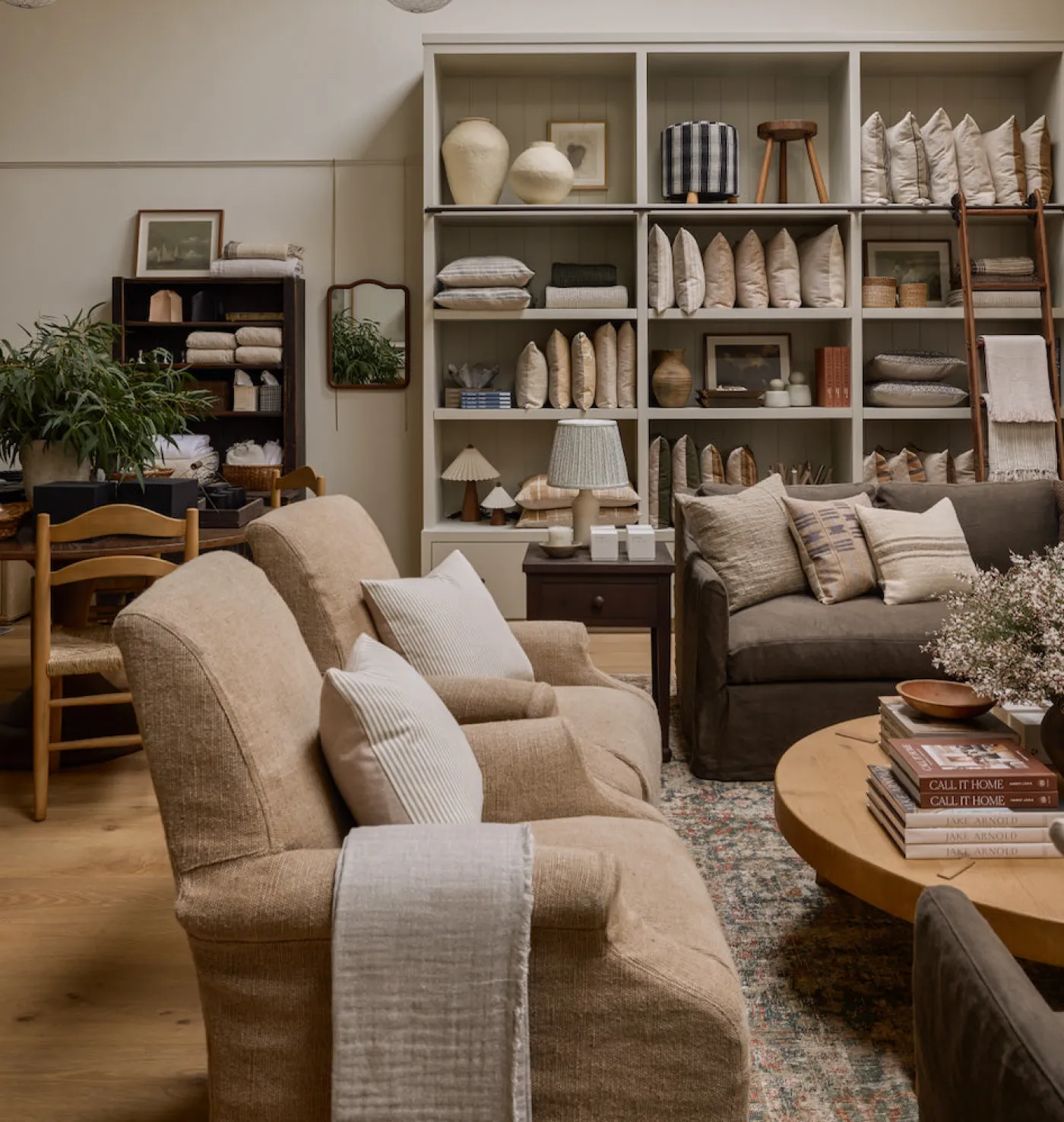 Noah Swivel Chair