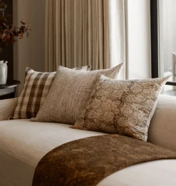 Reims Pillow 18" x 18"