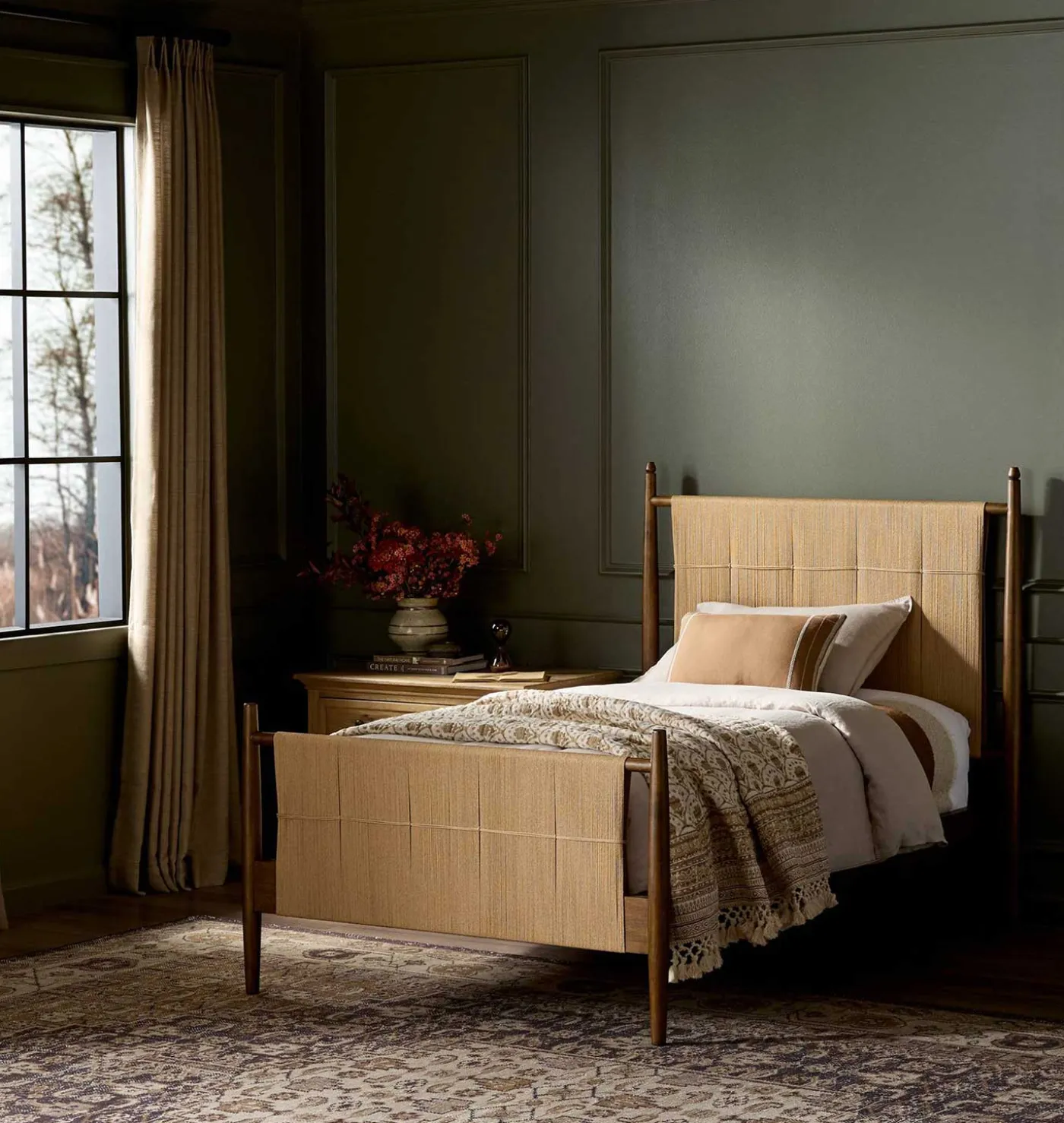 Richard Natural Rush Bed