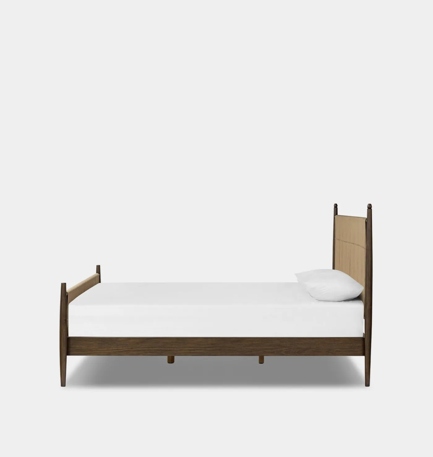 Richard Natural Rush Bed