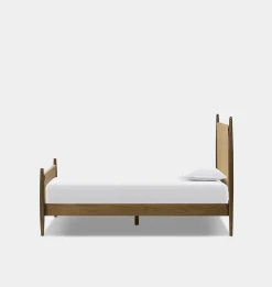 Richard Natural Rush Bed