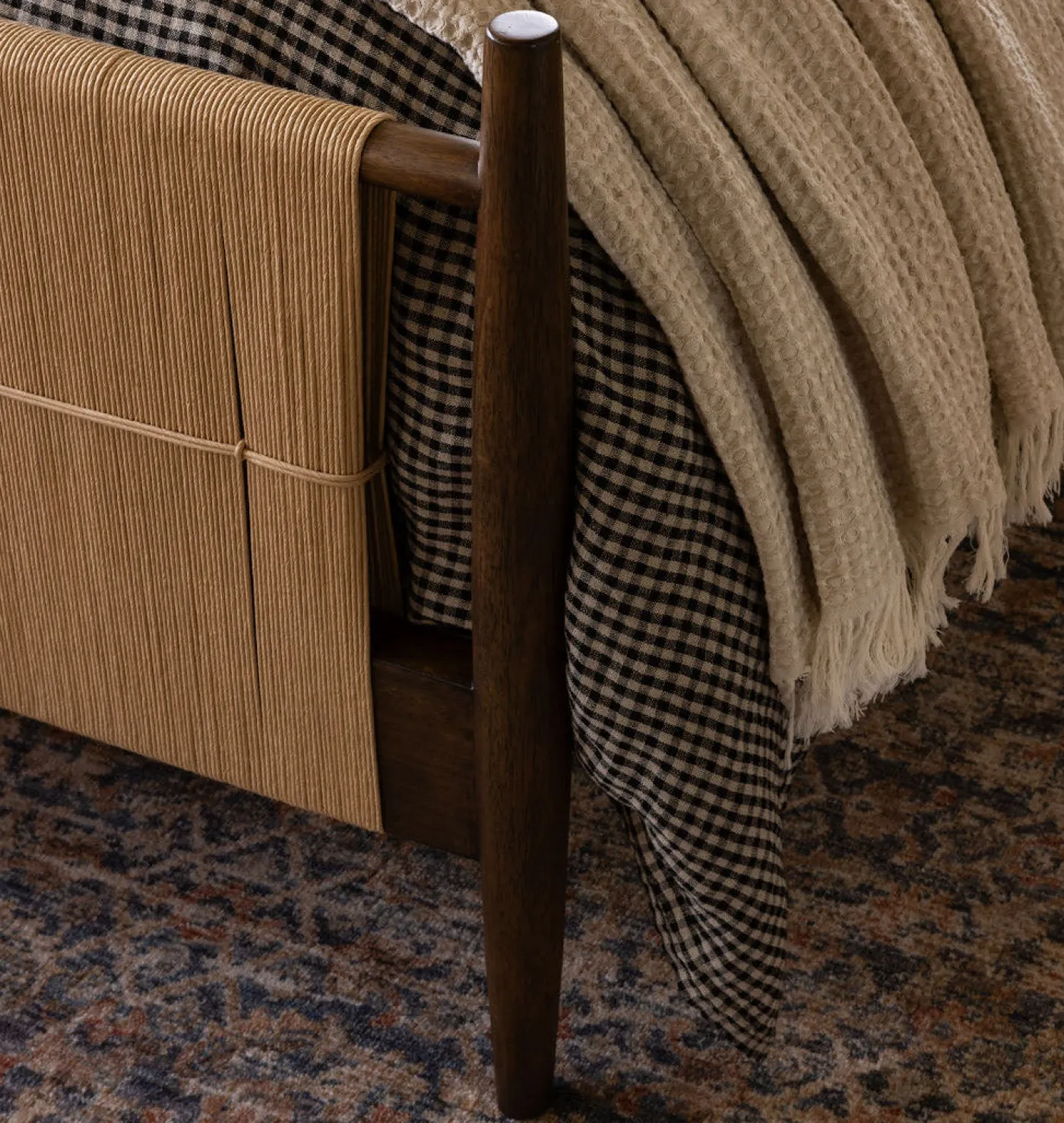 Richard Natural Rush Bed