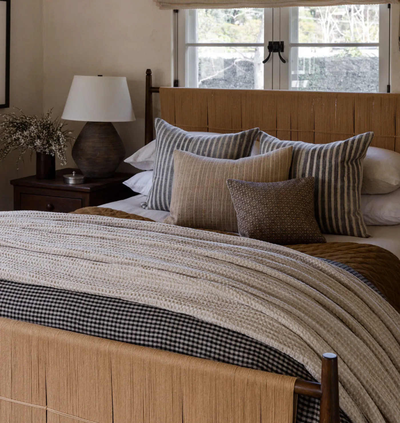Richard Natural Rush Bed