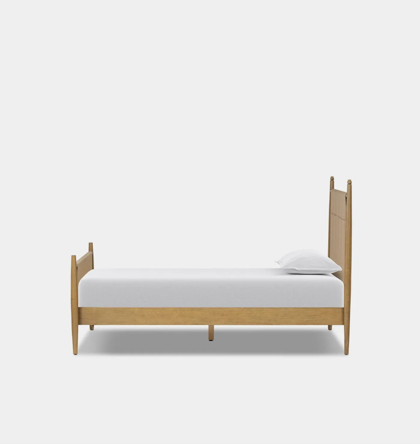 Richard Natural Rush Bed