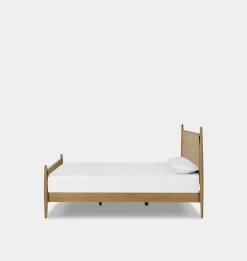 Richard Natural Rush Bed