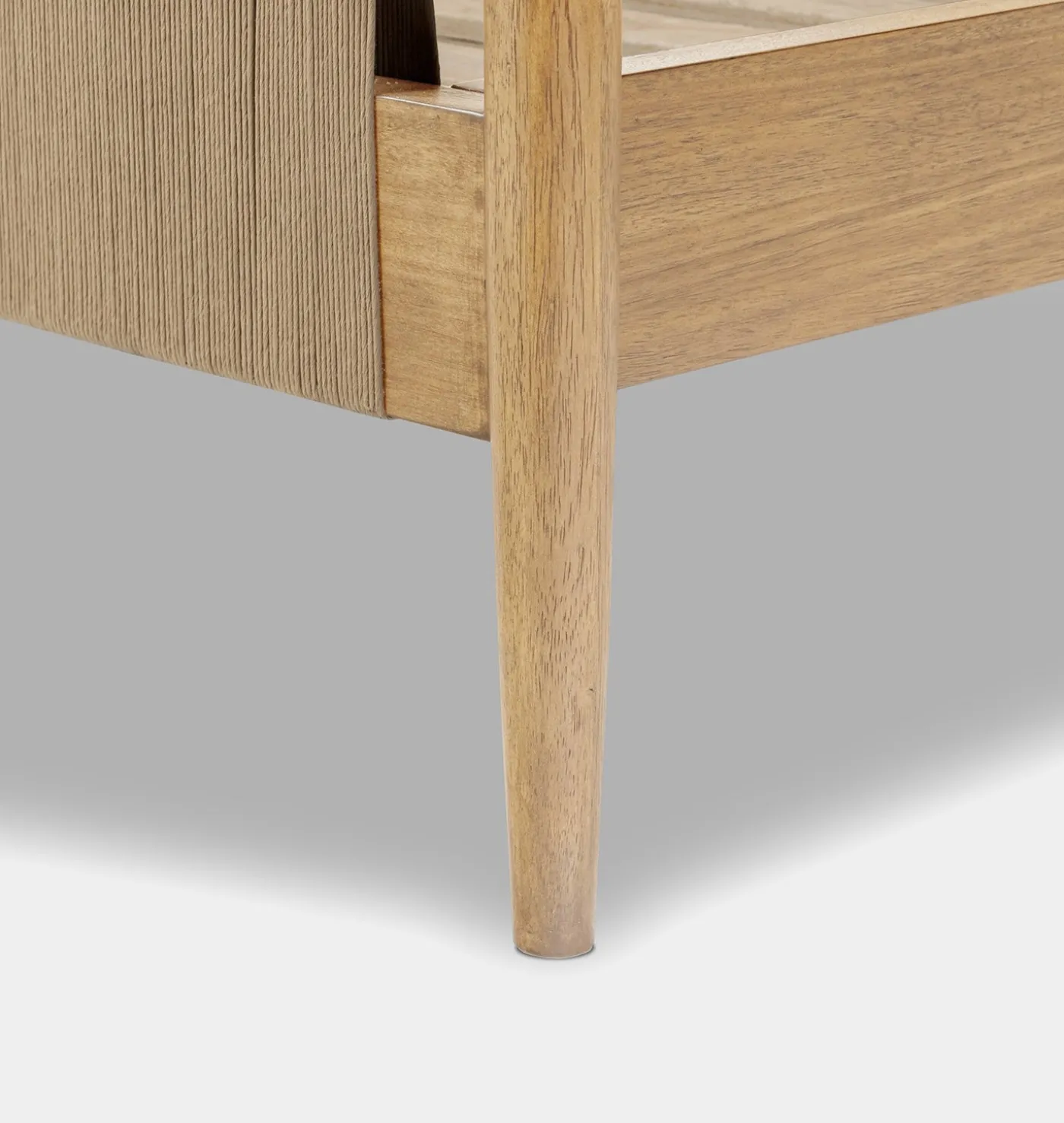 Richard Natural Rush Bed