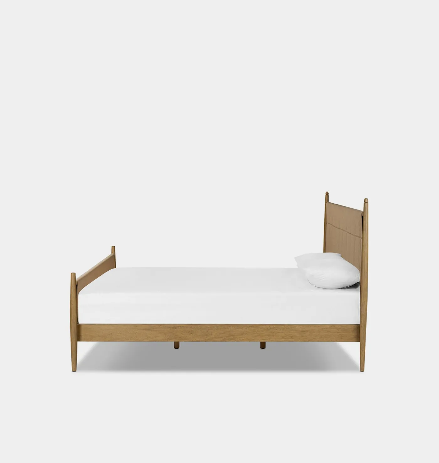 Richard Natural Rush Bed